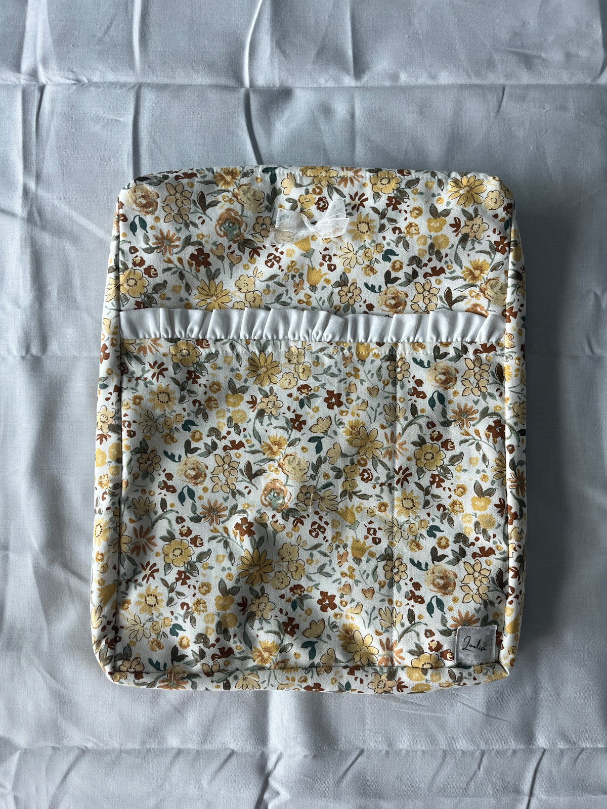 Ruffle Booksleeve