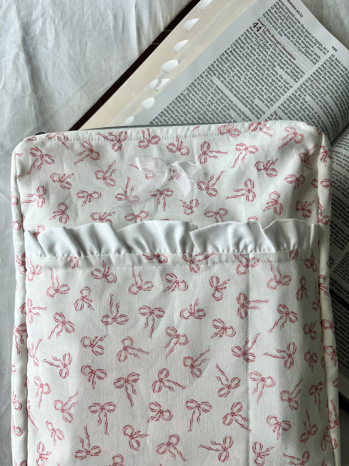 Ruffle Booksleeve