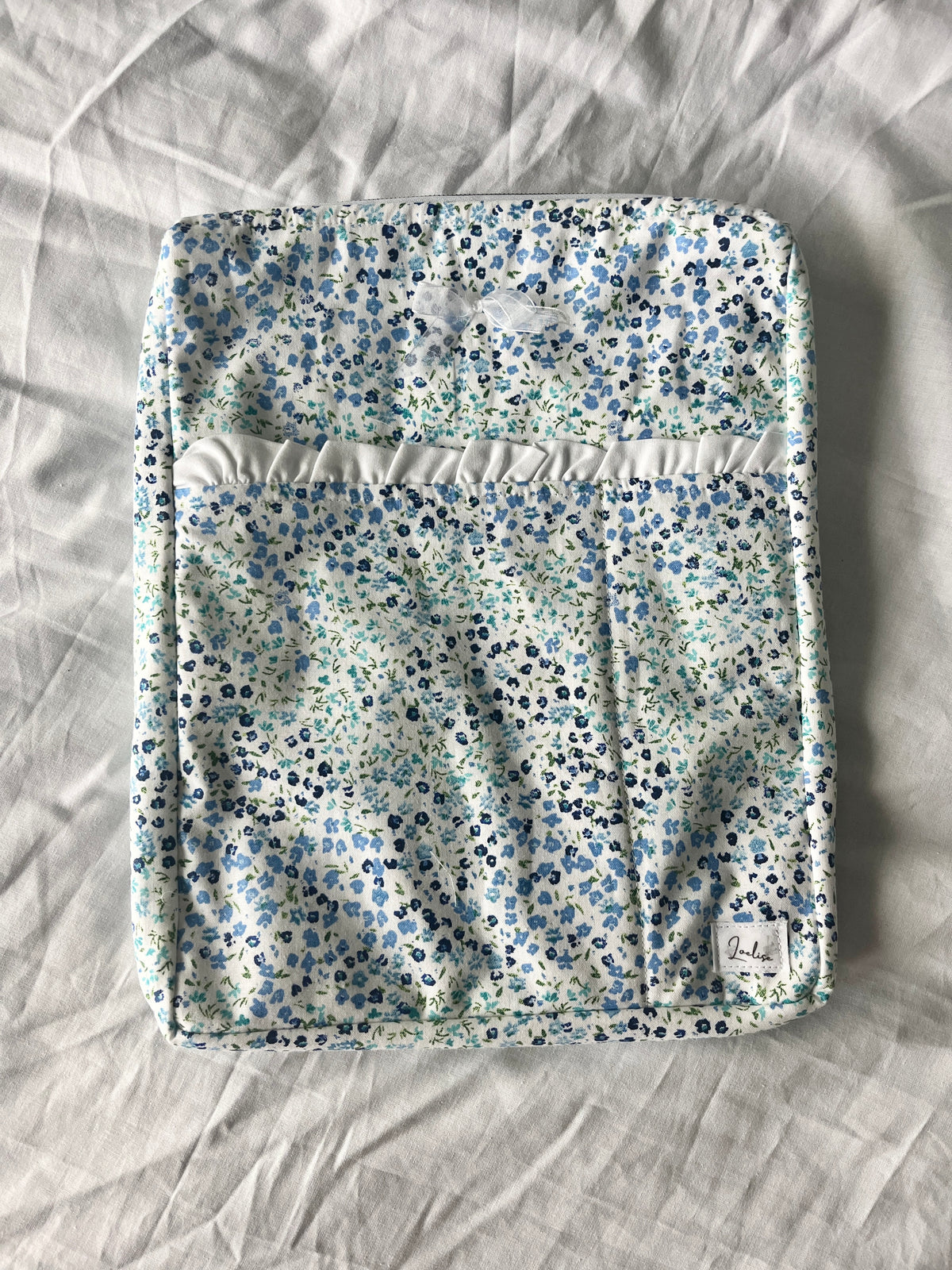Ruffle Booksleeve