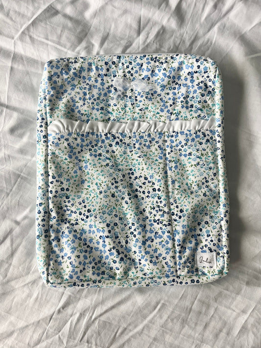 Ruffle Booksleeve